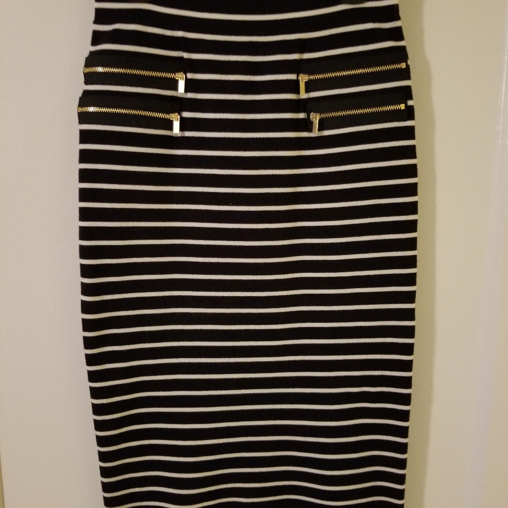 Cache Pencil skirt - never worn